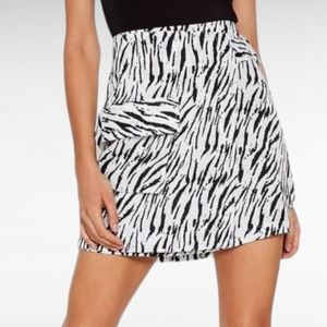 Nasty Gal White & Black Herd The News Zebra Print Wrap Mini Skirt Size 6